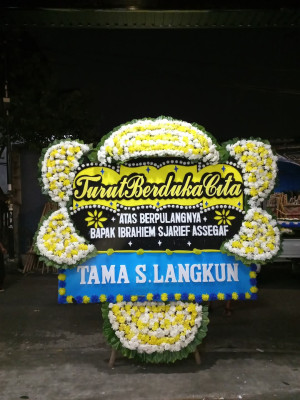 Papan Bunga Duka di Poncol