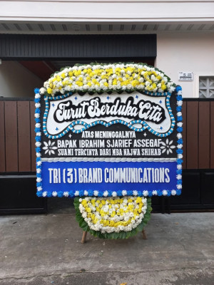 Papan Bunga Duka di Poncol